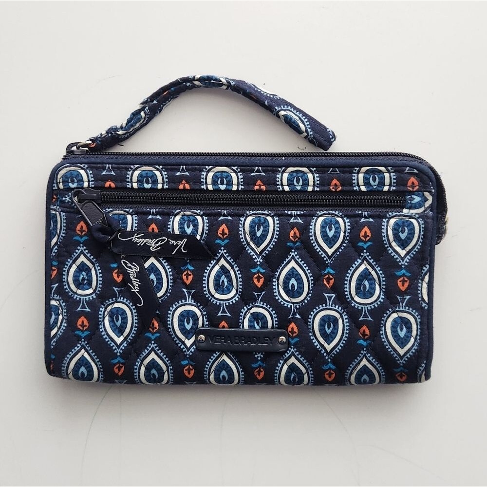 Vera Bradley NWOT Quilted Wristlet, Retired Marrakesh Motifs